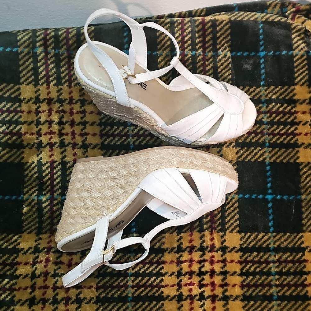 Elegant White Wedge Sandals